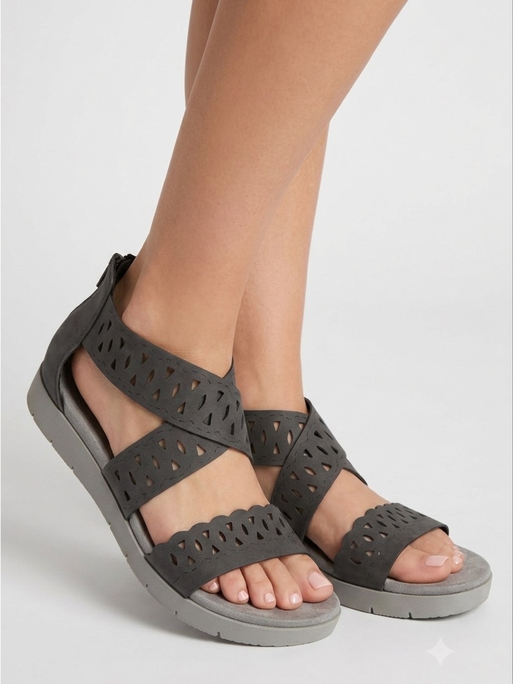 Yuu Phoria Womens Indy Open Toe Cross Strap Zipper Back Casual Sandals Size 12M